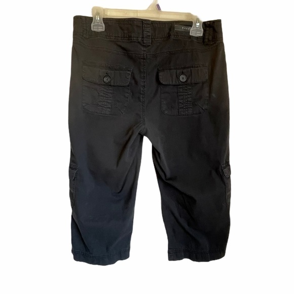 Baccini Black Capris - Picture 3 of 11